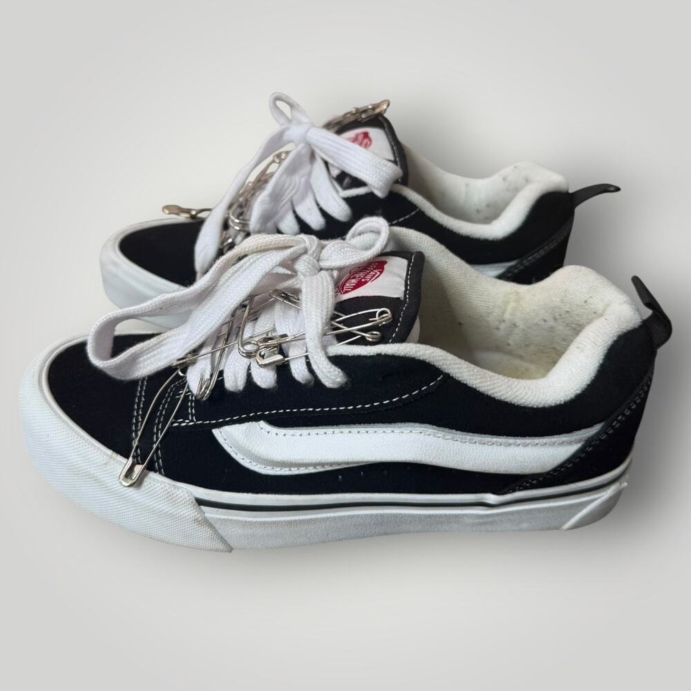 Vans Knu Skool sneakers in black and white mens sz US6, women US 7,5